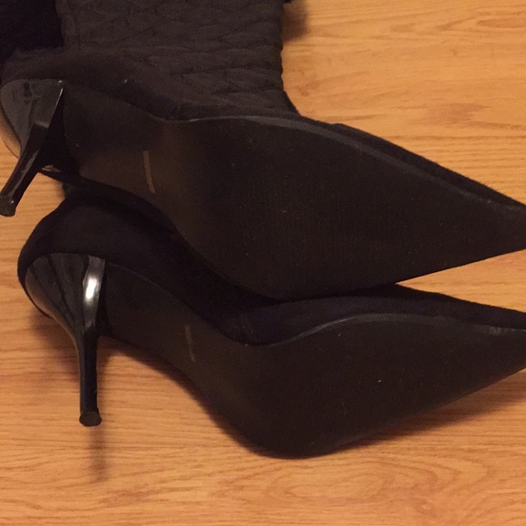 Worn once stiletto balcony’s boots. Quilted - Picture 5 of 5